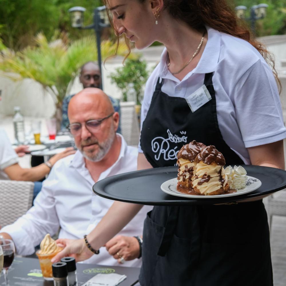 service dessert