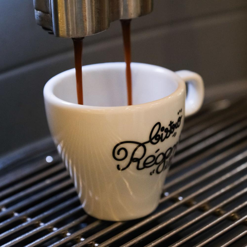 café
